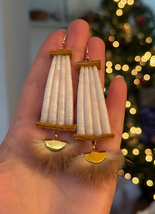 Golden otter fur stacks